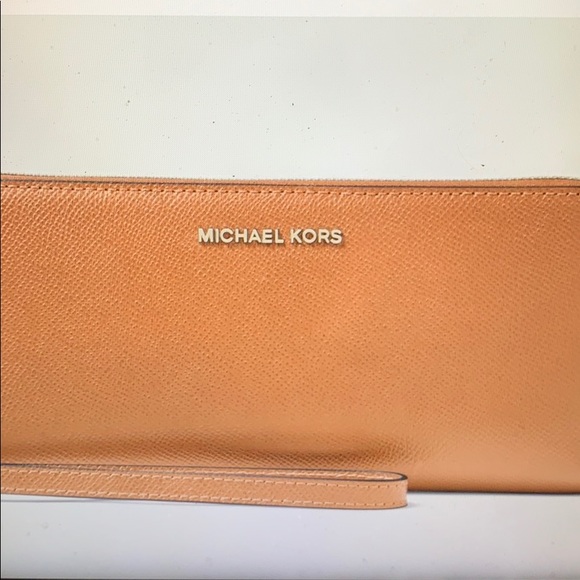 Michael Kors - Picture 1 of 3